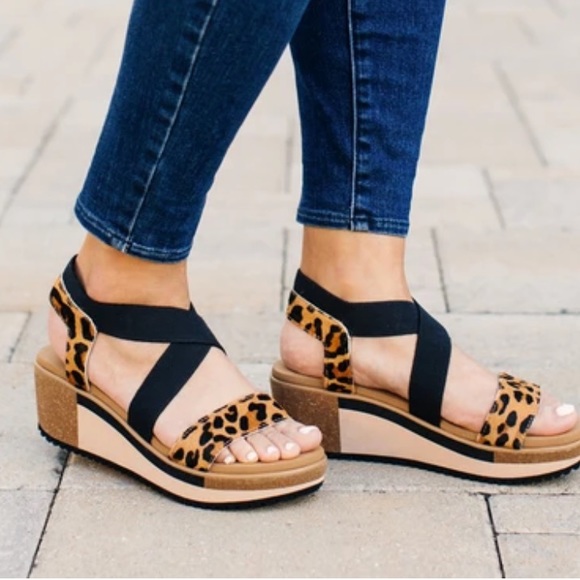 {Yellowbox} Janalee Leopard Wedge Sandals - Picture 12 of 16
